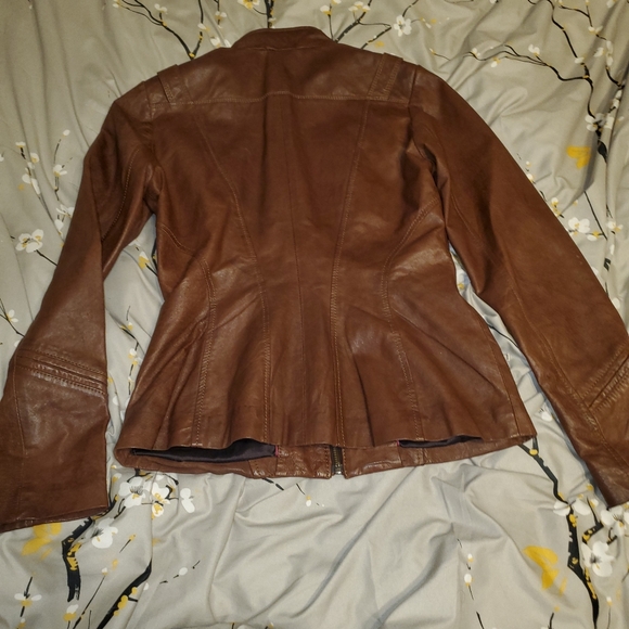 Brown Danier leather jacket - Picture 2 of 3